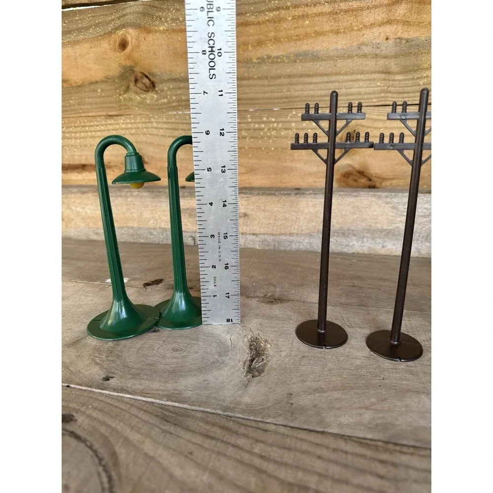 VINTAGE 6 MARX Toy Train‎ Accessories 7- Telephone Poles Plastic 2- Light Poles
